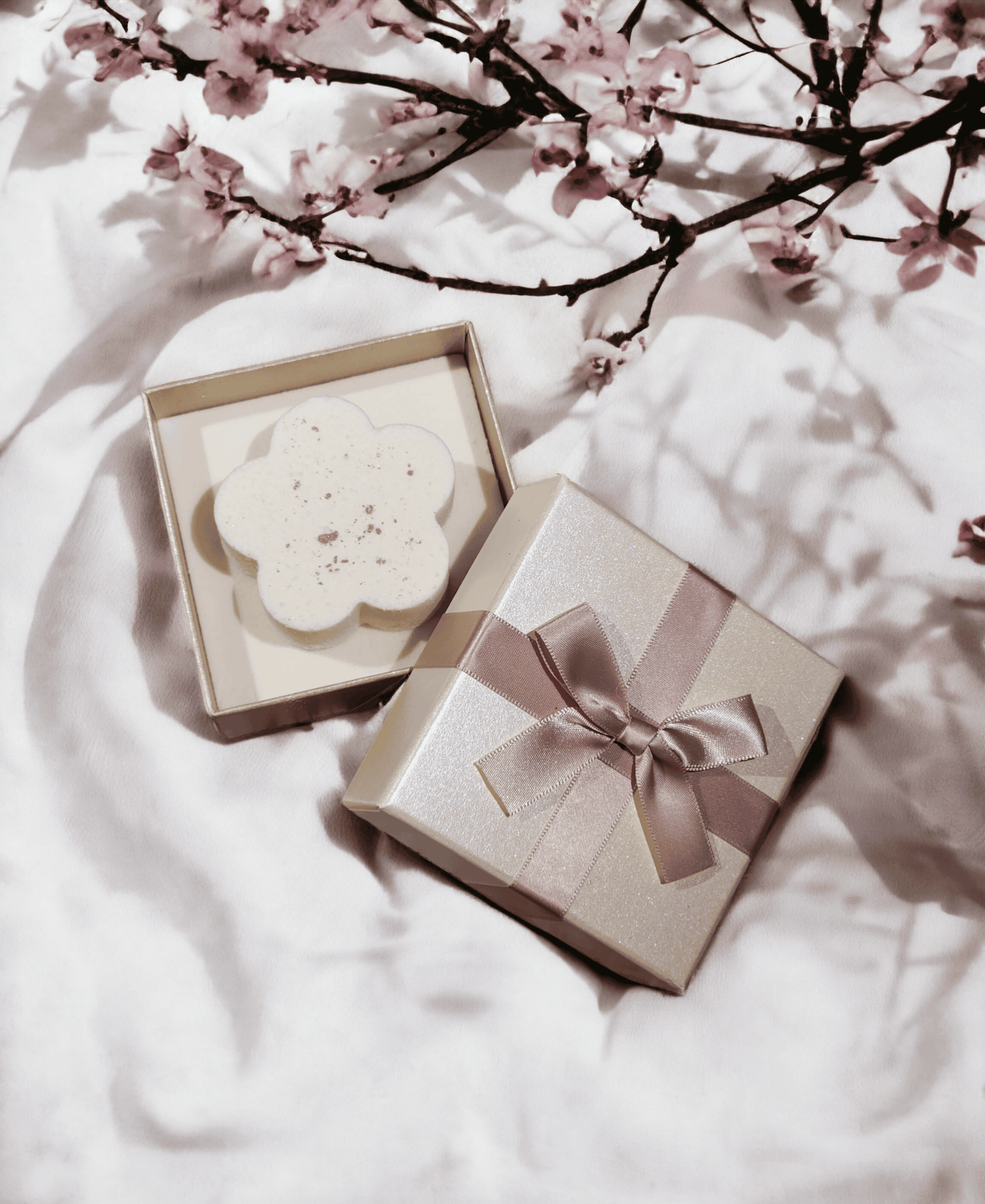 Lavender Bliss hemp Bath Bomb: Soothe, Relax, Renew.